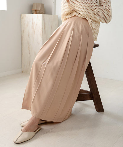 LONG PLEATED SKIRT