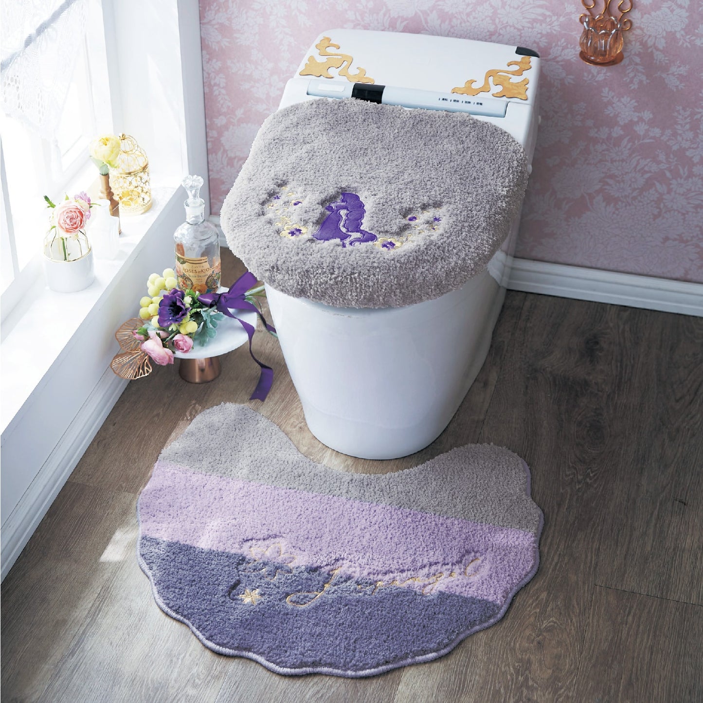  Rapunzel Embroidered Toilet Lid Cover & Mat 