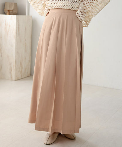 LONG PLEATED SKIRT