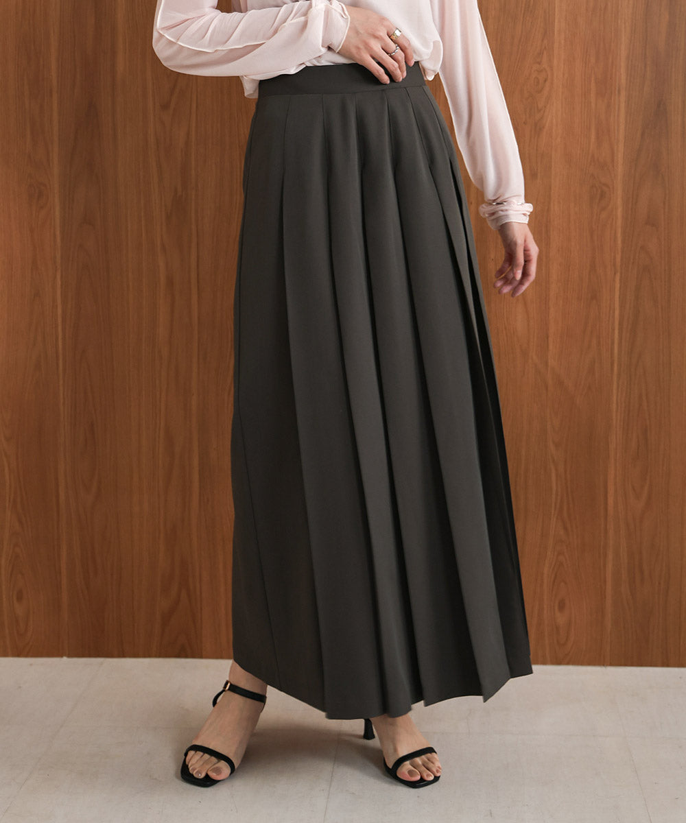 LONG PLEATED SKIRT