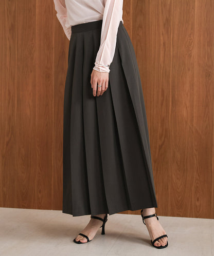 LONG PLEATED SKIRT