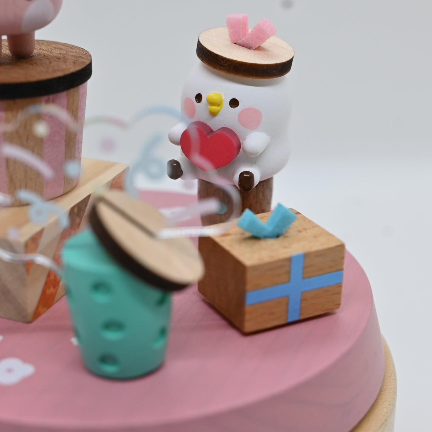 Kanahera's Little Animals P and Pink Bunny Music Box [In stock]