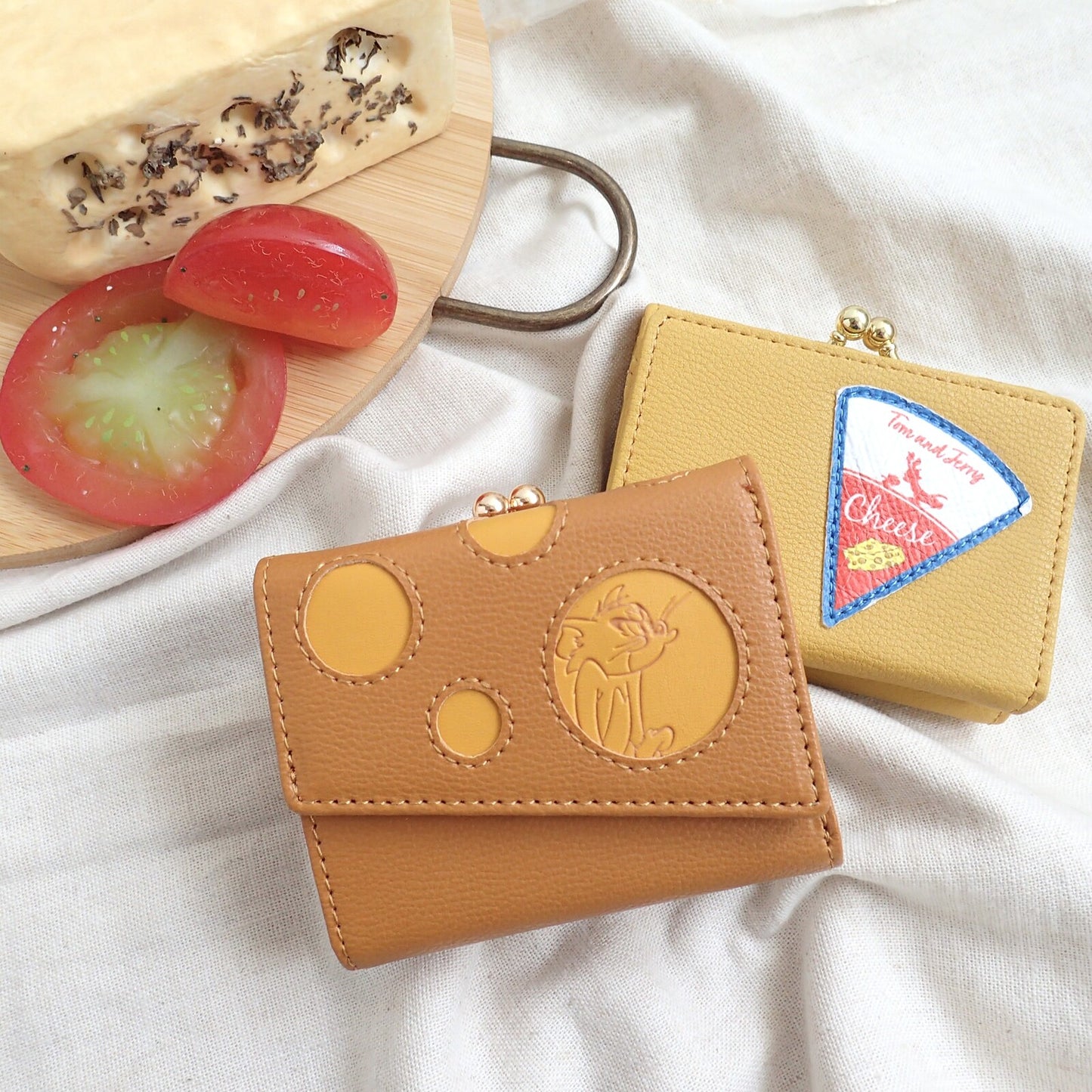  TOM & JERRY × Flapper Cheese Tri-fold Wallet 