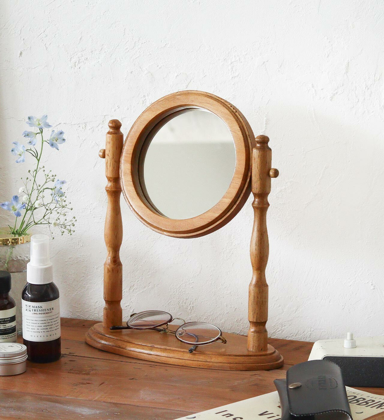 Pine Stand Mirror Round