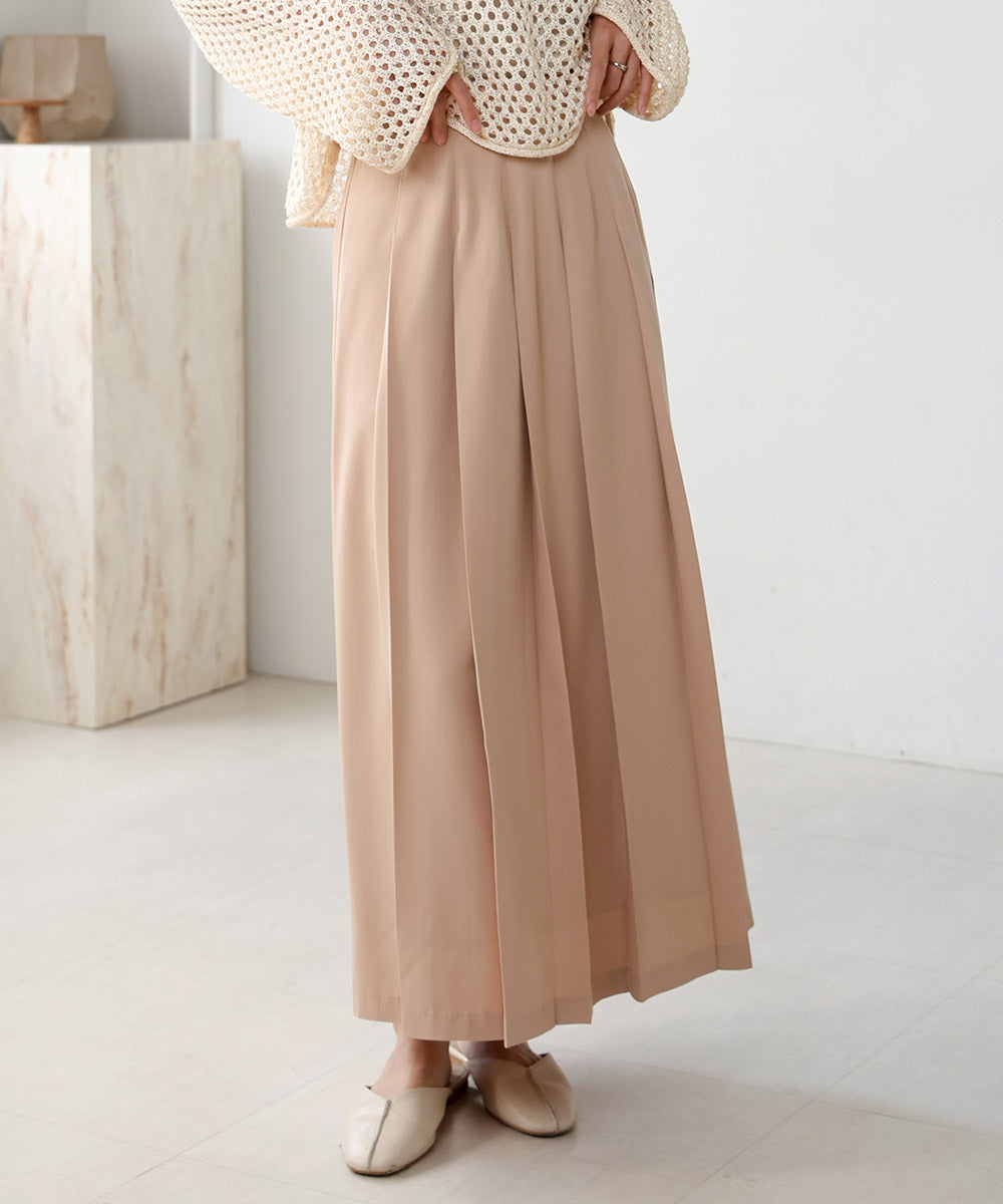 LONG PLEATED SKIRT